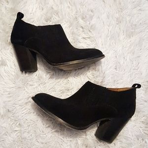 Frye | Ilana Black Suede Shootie Heel Booties 9.5